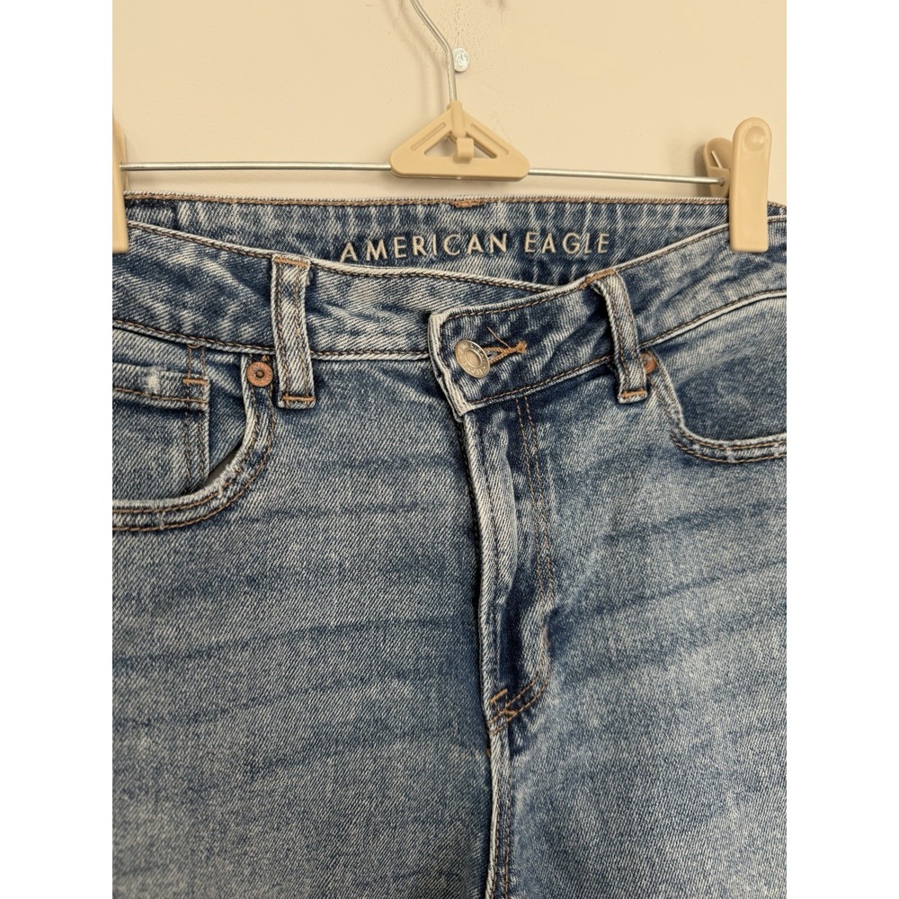 American Eagle High Rise Mom Jeans Women's Size 4 Straight Stretch Denim Light‎ - Picture 2 of 12
